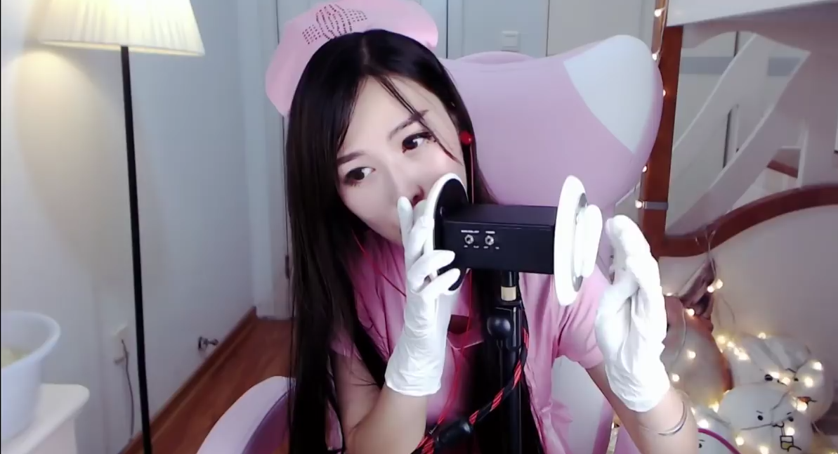 元子姐姐粉嫩护士舔耳助眠