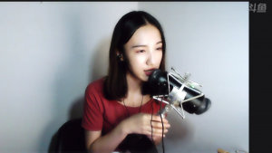 早期青涩贝拉小姐姐舔耳