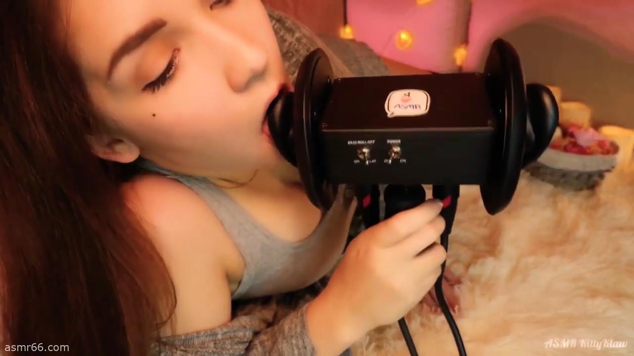 KittyKlaw俄罗斯小姐姐躺着的舔耳