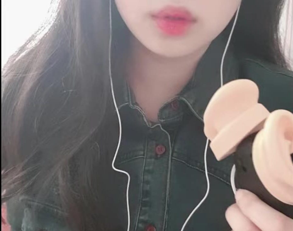 X asmr_强烈的舔耳吃麦克风声音