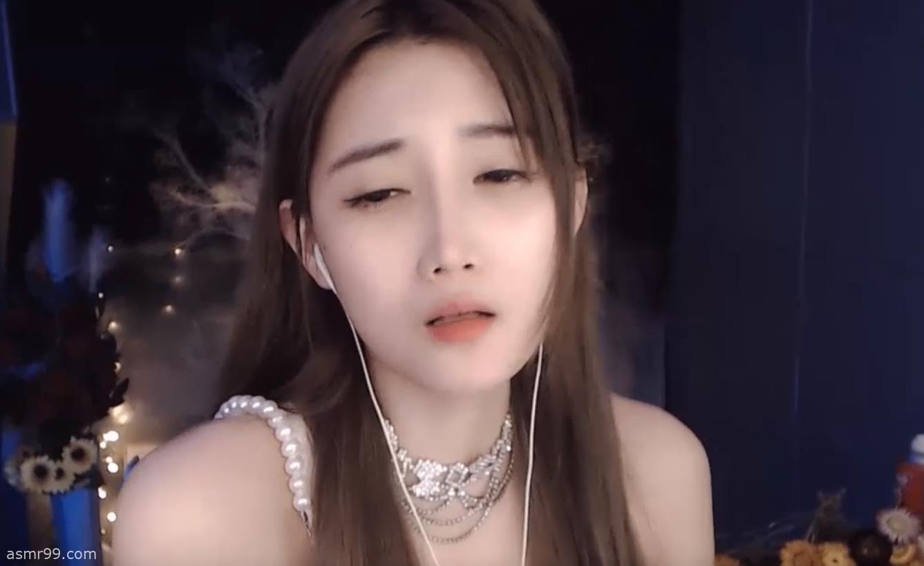 小太阳贼大魔法书视频表情很到位