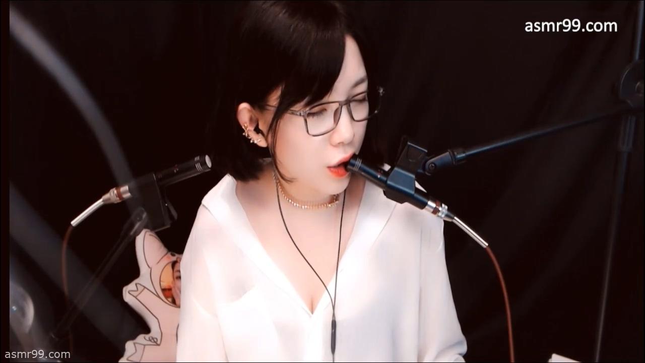 肉松艾魔法书视频_掏耳直升机口腔音