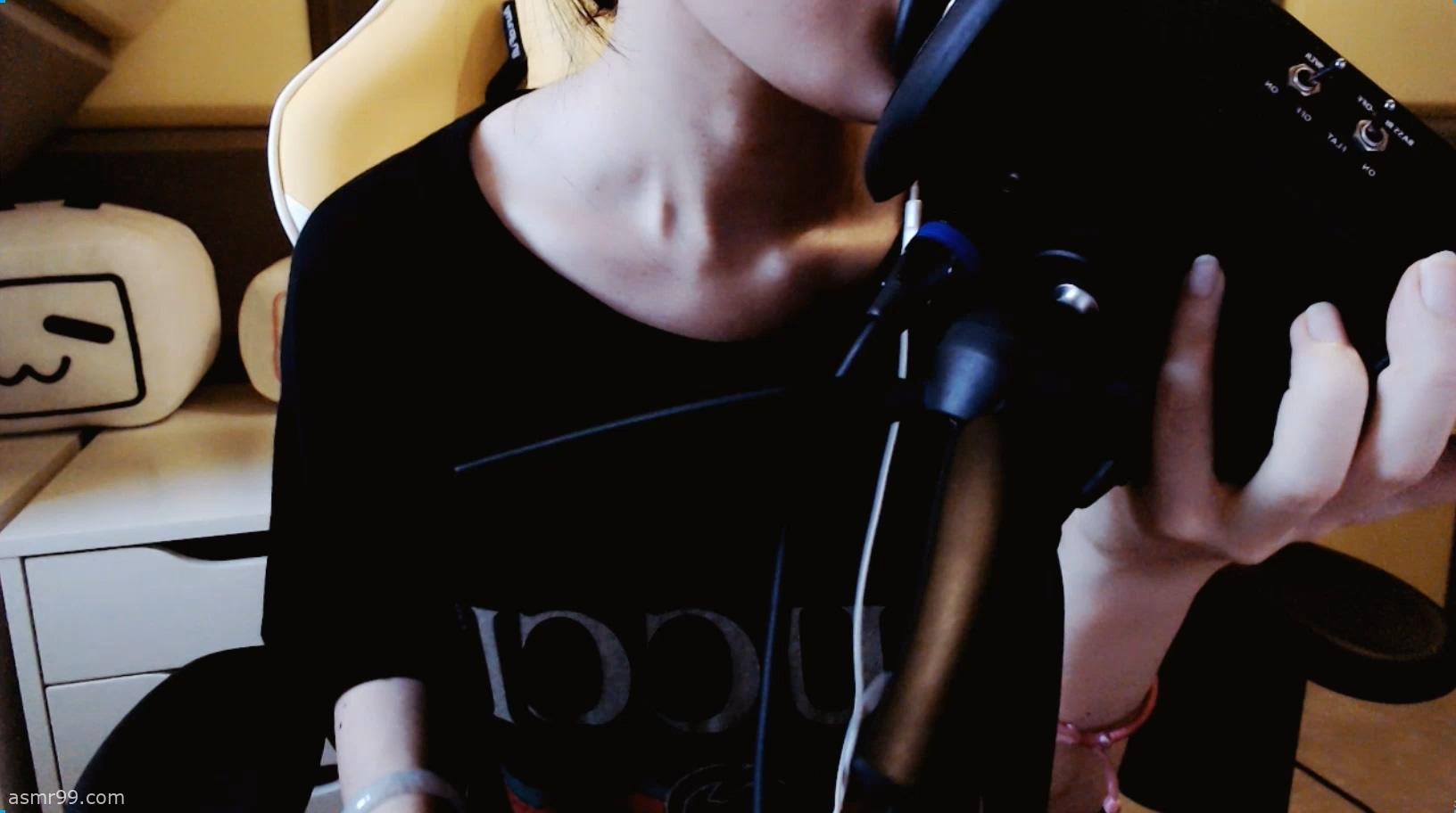 秋水最新付费视频_黑色T恤