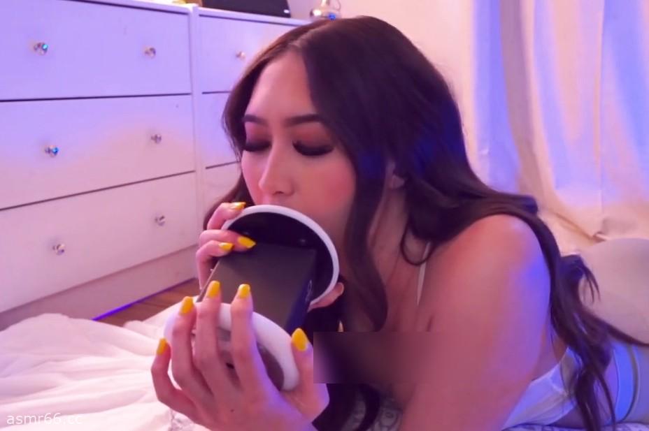 Kristina Danielle带背景音乐的强烈舔耳