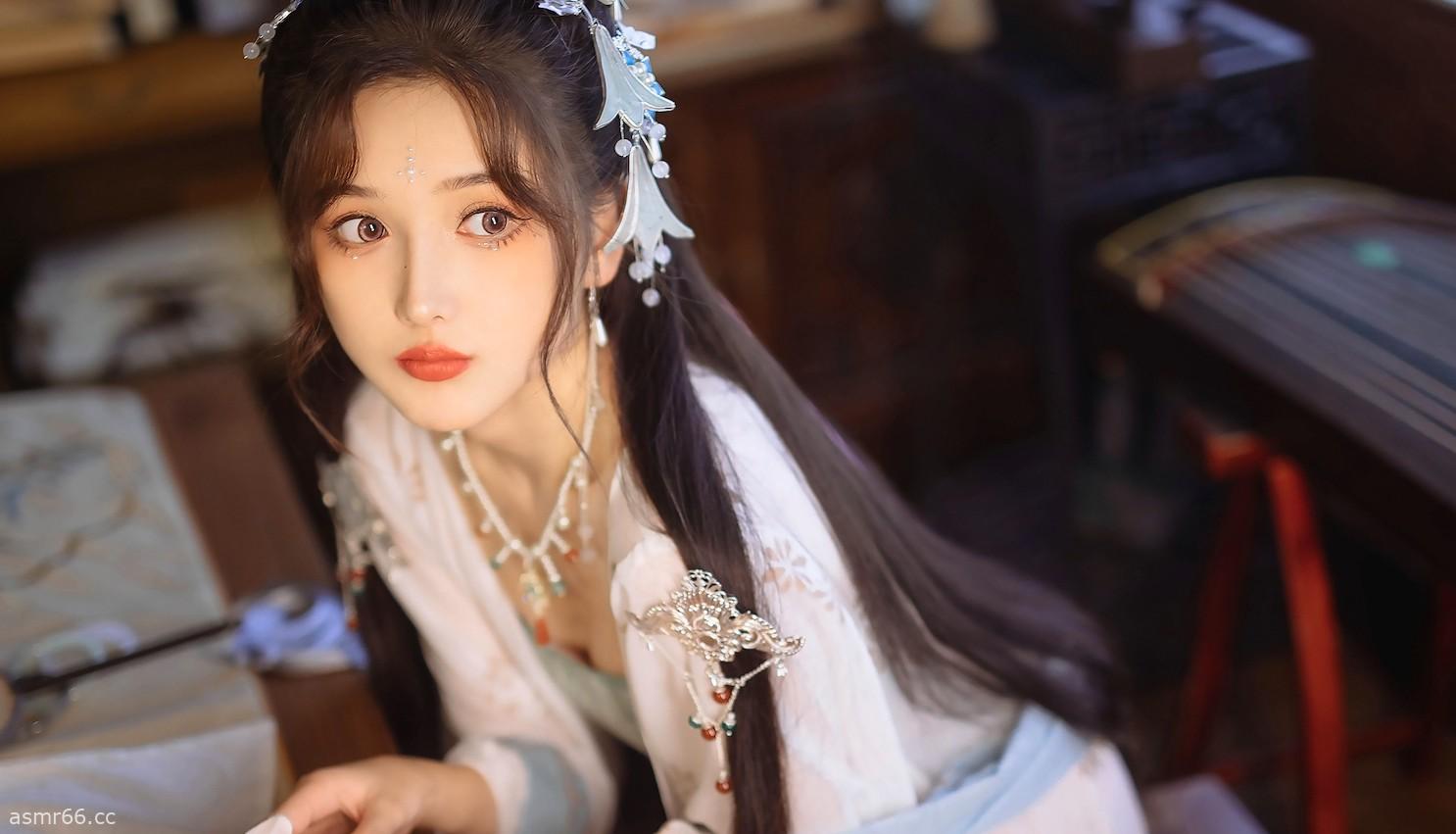 Flora圆圆音频在线_刺激喘息甜儿御音辱骂臭弟弟