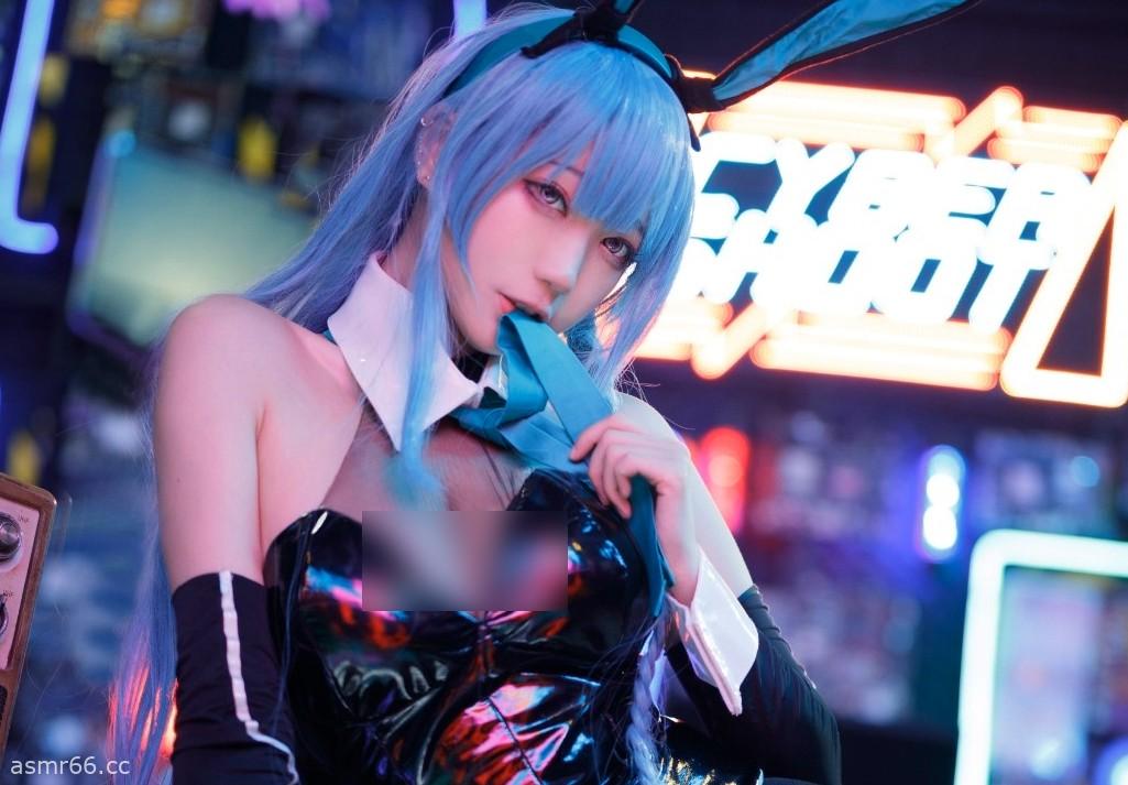 草莓味小圆-耳边亲亲