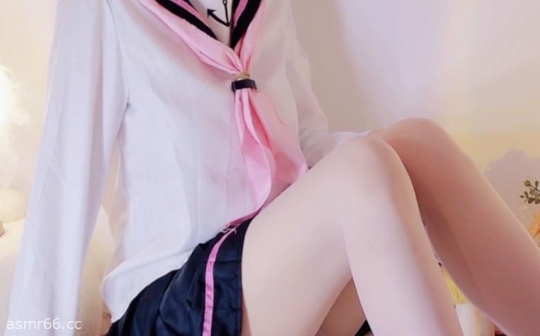 兰兰小苍_大腿丝袜摩擦,湿漉漉足音按摩