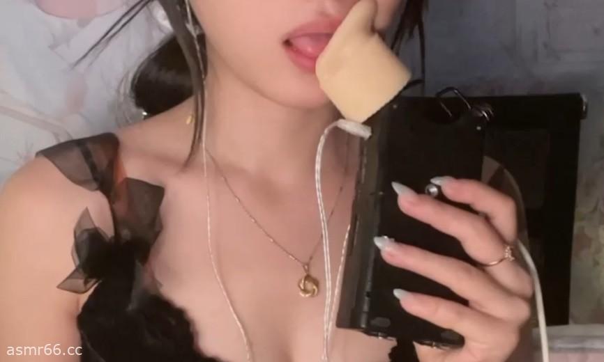 欣崽奶盖-吃耳特写