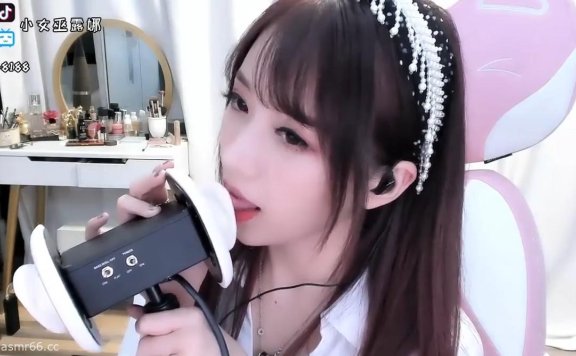 小女巫露娜ASMR_柔软的小舌头近距离舔耳
