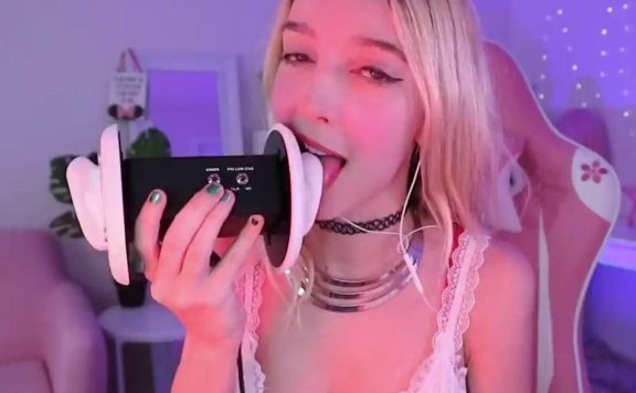 holly金发美女的舔耳ASMR