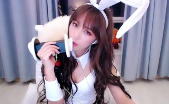 丸子君白丝兔女郎为你服务