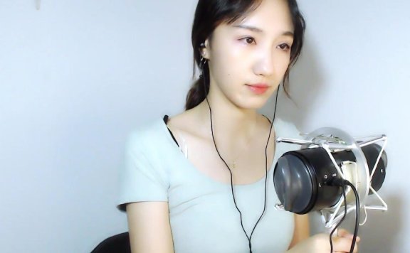 贝拉小姐姐早期舔耳视频