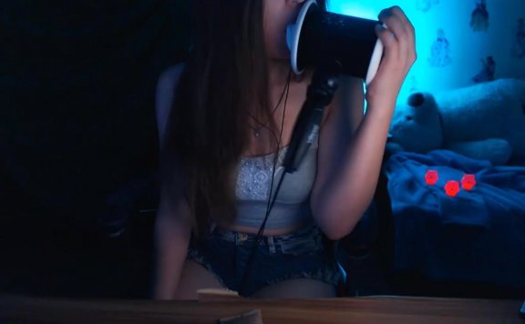 Olya ASMR舒服的舔耳