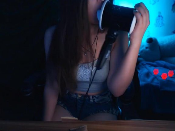 Olya ASMR舒服的舔耳