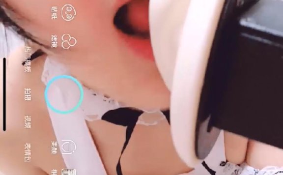 菇菇2020年飞机视频-近距离吃耳朵