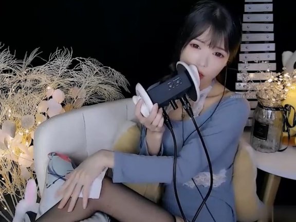 虎牙泠欢儿魔法书视频_添耳口腔音