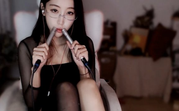 虎牙酥酥学姐魔法书_黑丝学姐双麦口腔音