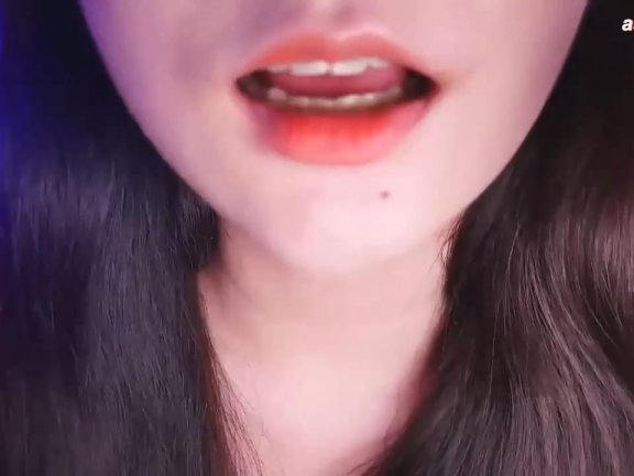 Eunsongs恩颂温柔地舔镜头在线