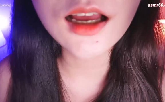 Eunsongs恩颂温柔地舔镜头在线