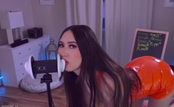 Kristina Danielle_观赏性很强的舔耳