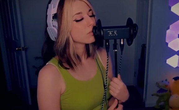 LillyVinnily ASMR_油管口腔音亲吻