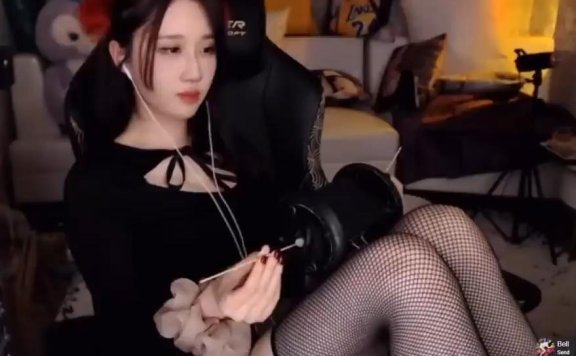轩子巨二兔网袜姐姐给你掏耳朵