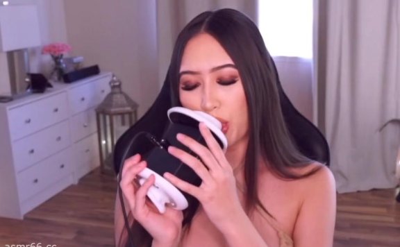 Kristina Danielle_慢慢的舔食整个耳朵