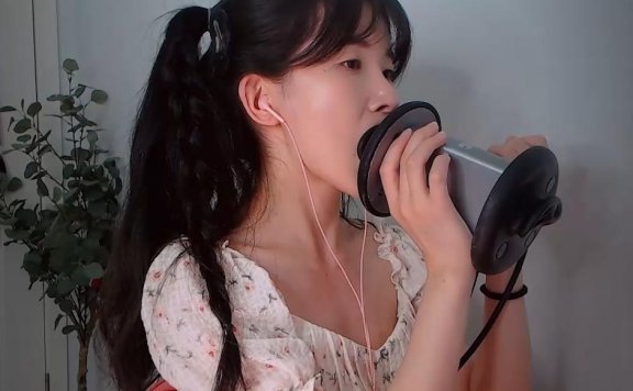 芝麻对辣赞助视频_舌尖抵耳心酥麻捂耳朵甜耳