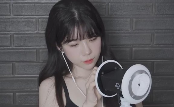 yeonchu助眠_偏硬的棉棒帮你清洁耳朵