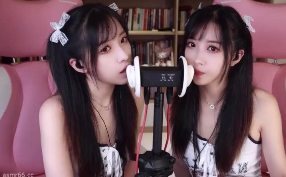小女巫露娜新_姐妹双子舔耳