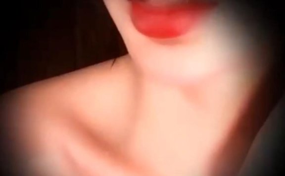 深情默指导_红唇近景KISS口腔音