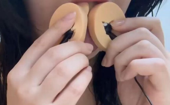 유딩 YD ASMR_非常投入的拉丝添耳