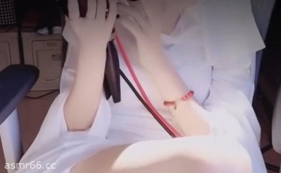 Aki秋水_可爱鬼短暂出现,孔雀鱼prpr
