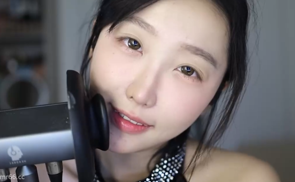 酥酥学姐_暴力舔耳老司机