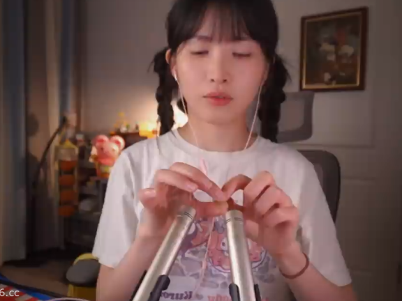 芝麻对辣_酥爽磨麦，刮耳抓挠头部