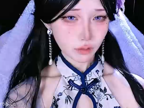Aki秋水_姐姐芦荟胶孔雀鱼多视角