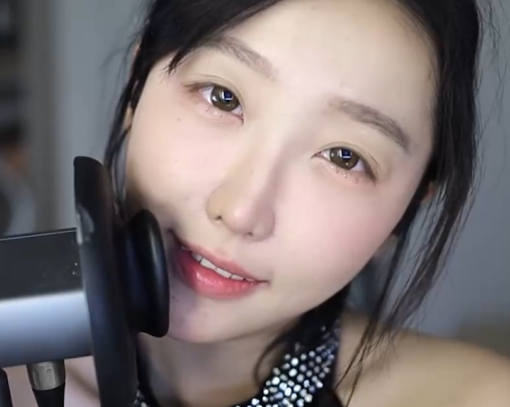 酥酥学姐_暴力舔耳老司机